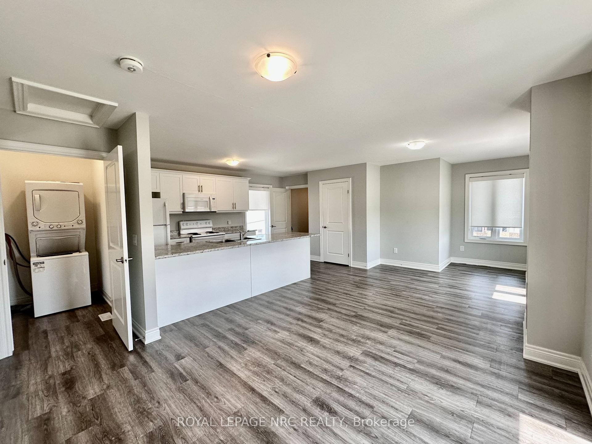 Photo 14 of Unit UPPER, 1 Abbot Street, St. Catharines, Oakdale — HOMEH