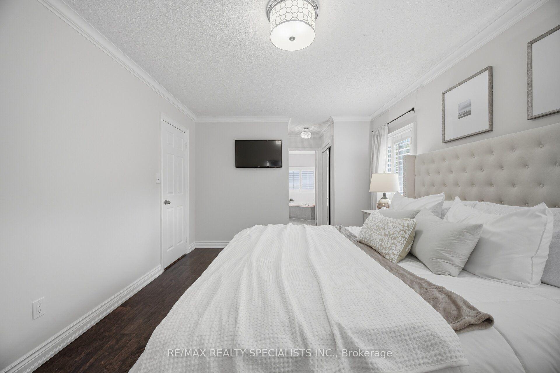 Photo 18 of 2150 Jardine Crescent, Burlington, Orchard — HOMEH