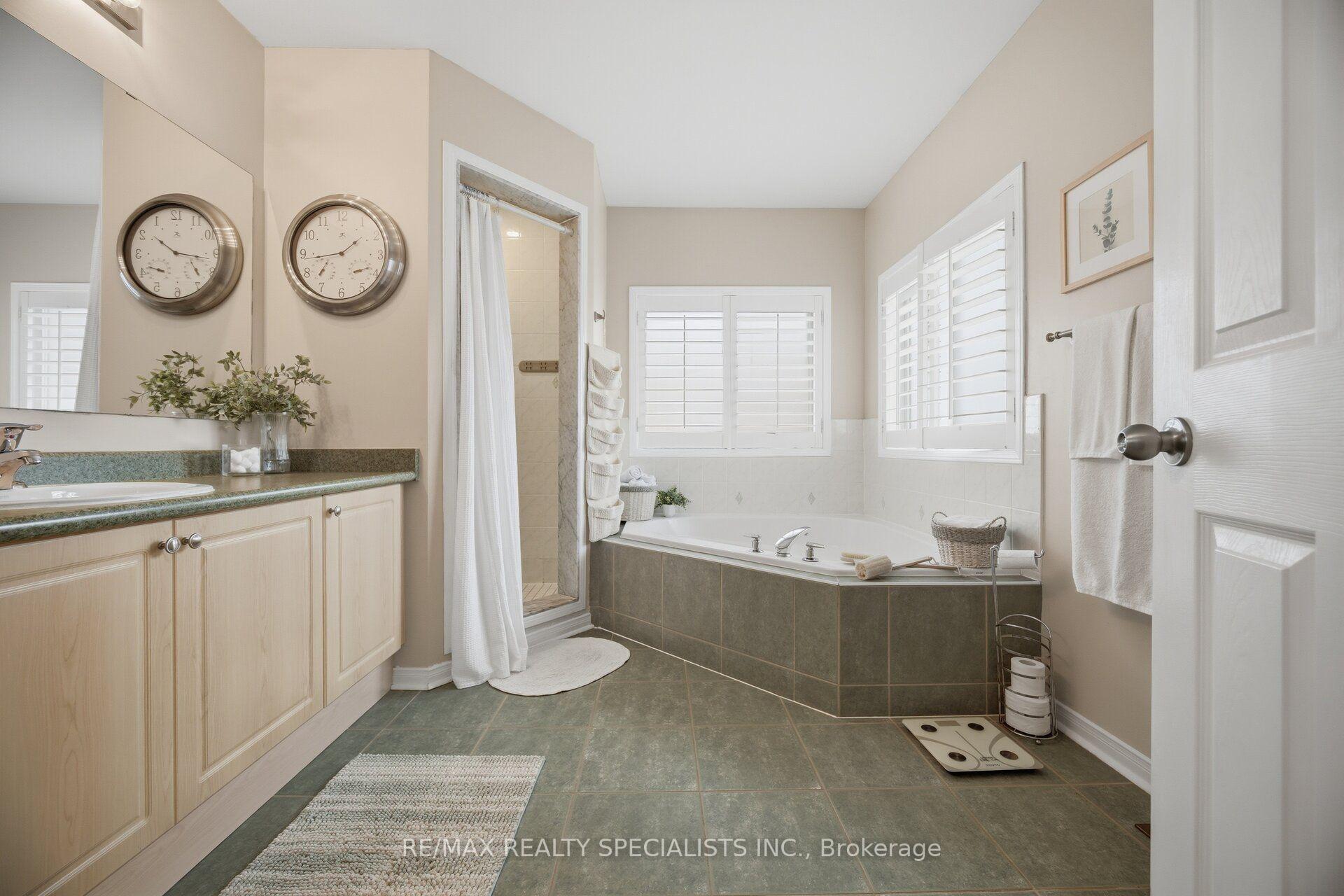 Photo 19 of 2150 Jardine Crescent, Burlington, Orchard — HOMEH