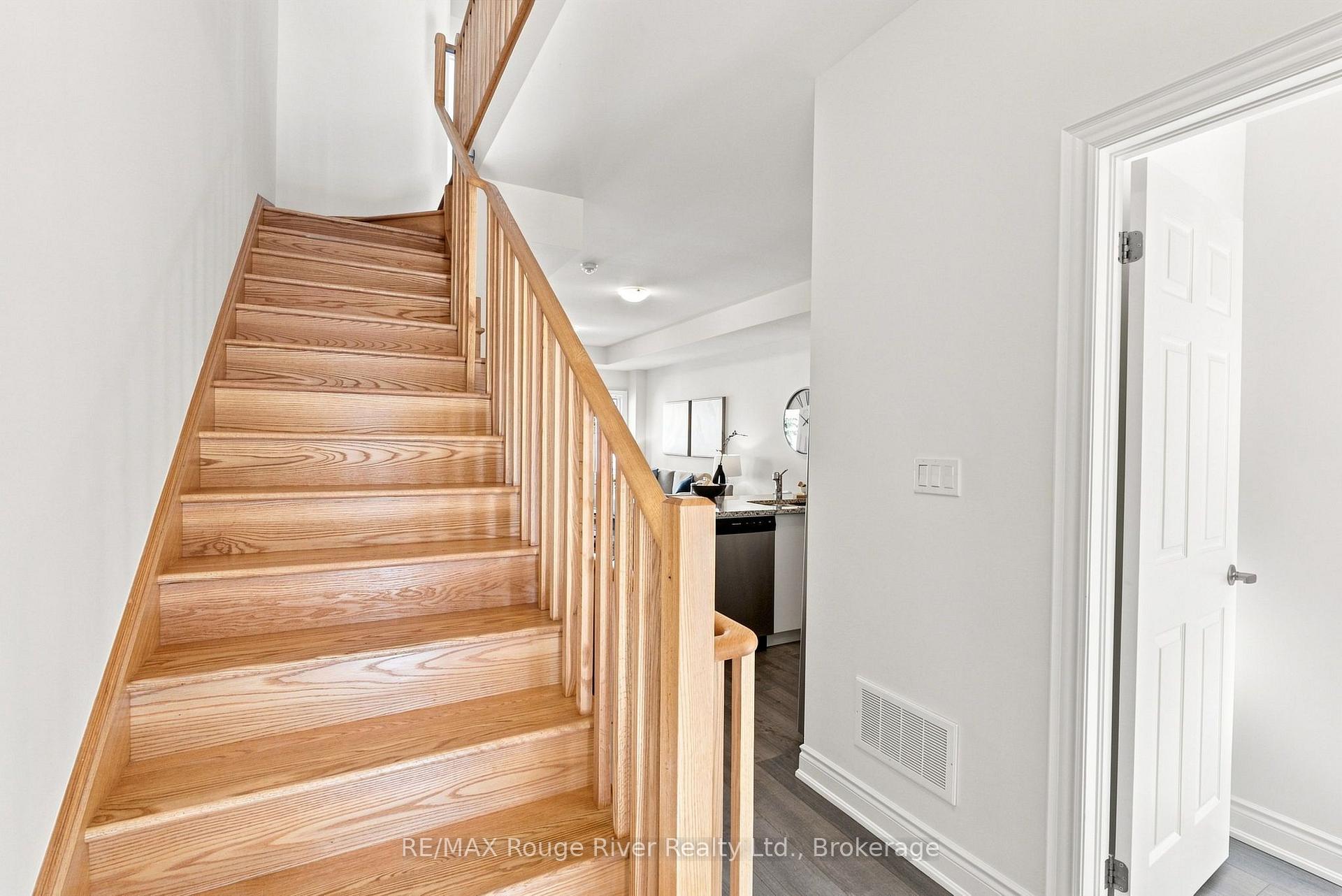 Photo 25 of 2607 Magdalen Path W, Oshawa, Windfields — HOMEH