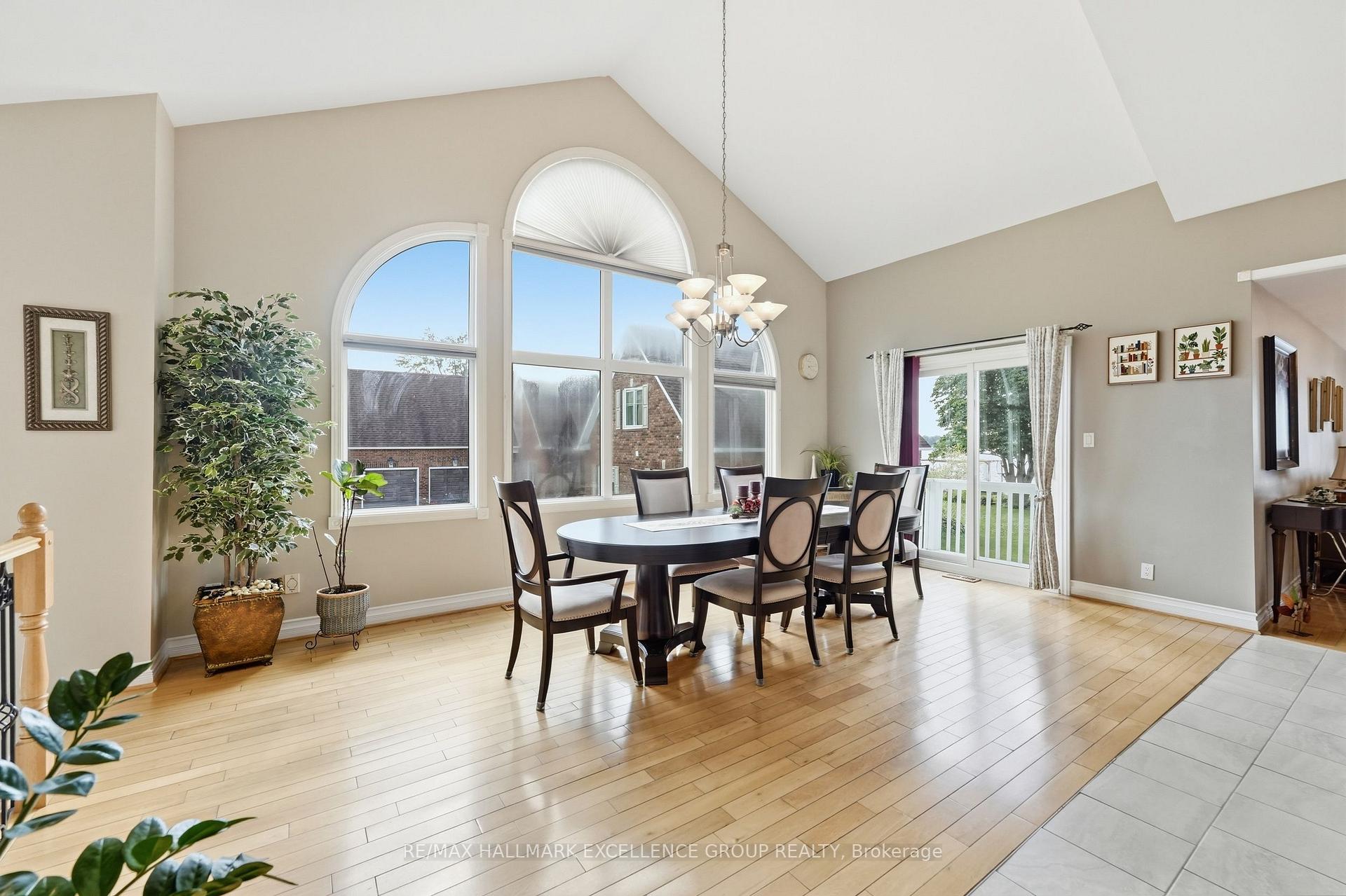 Photo 5 of 2985 Leo Lane, Ottawa, Cumberland Estates — HOMEH