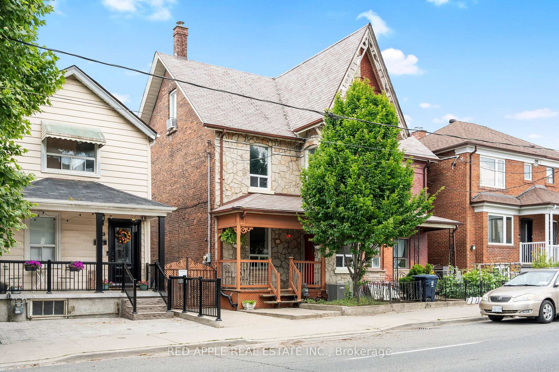 Photo 1 of 546 Dufferin Street, Toronto, Little Portugal — HOMEH