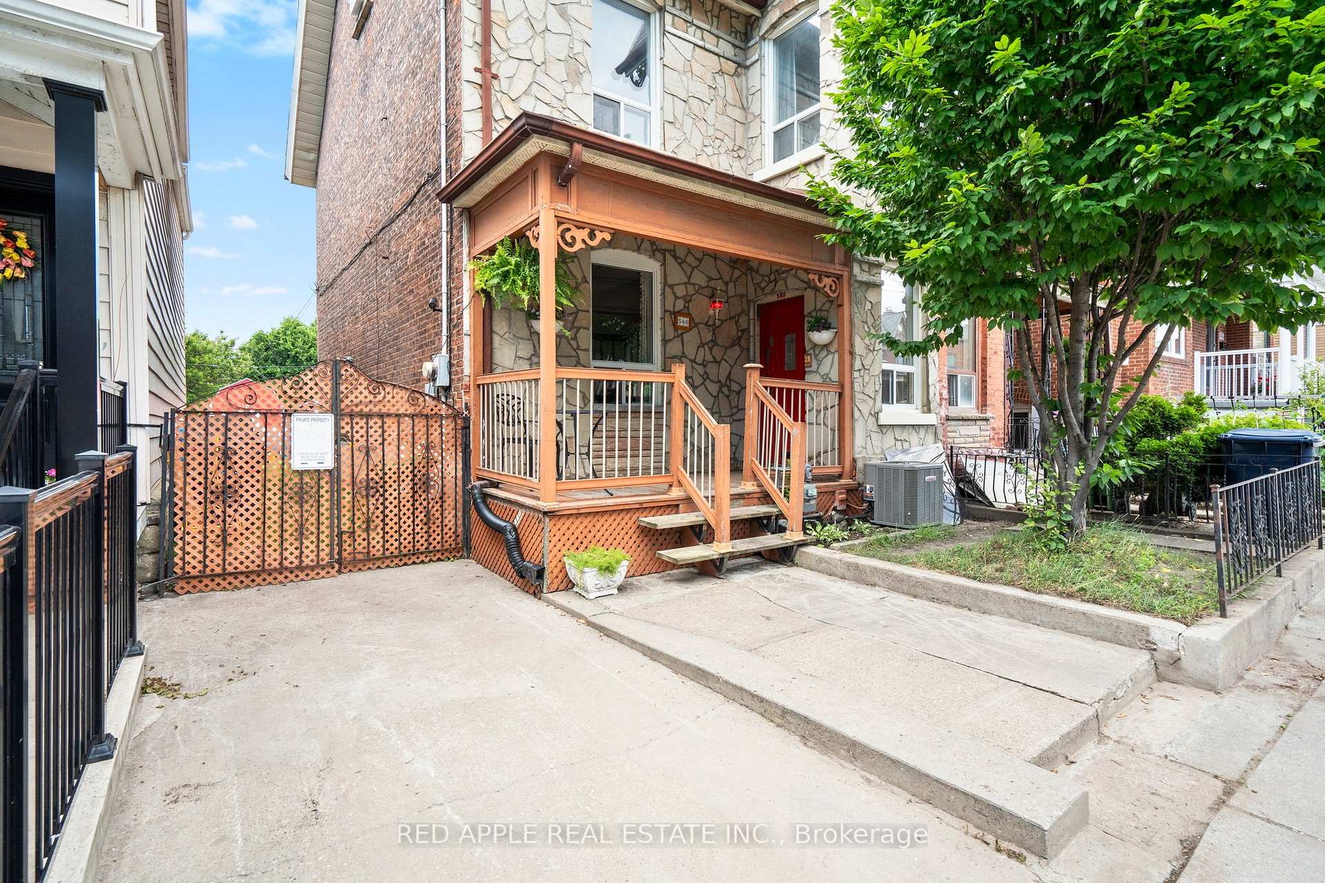 Photo 2 of 546 Dufferin Street, Toronto, Little Portugal — HOMEH
