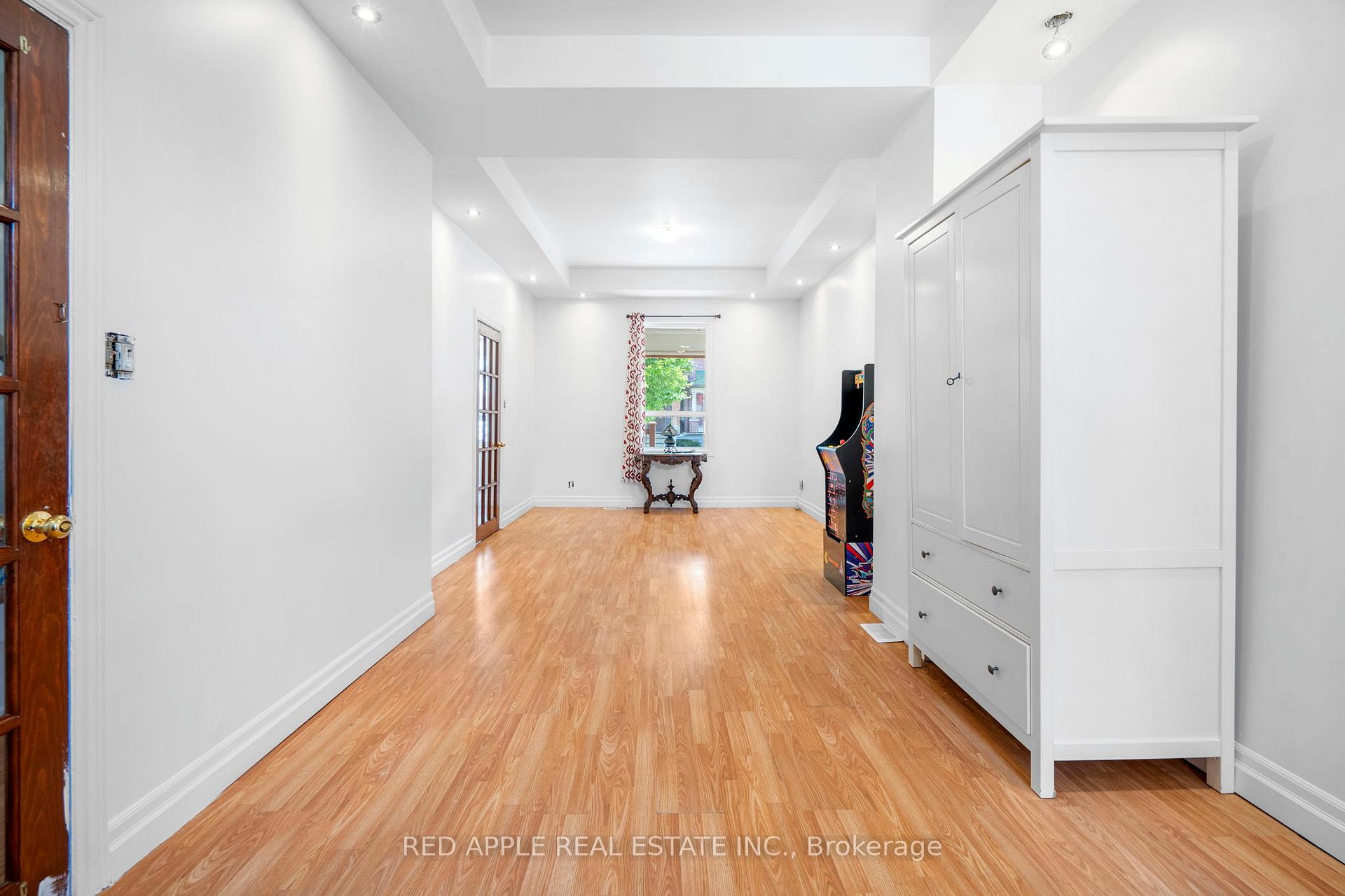 Photo 5 of 546 Dufferin Street, Toronto, Little Portugal — HOMEH