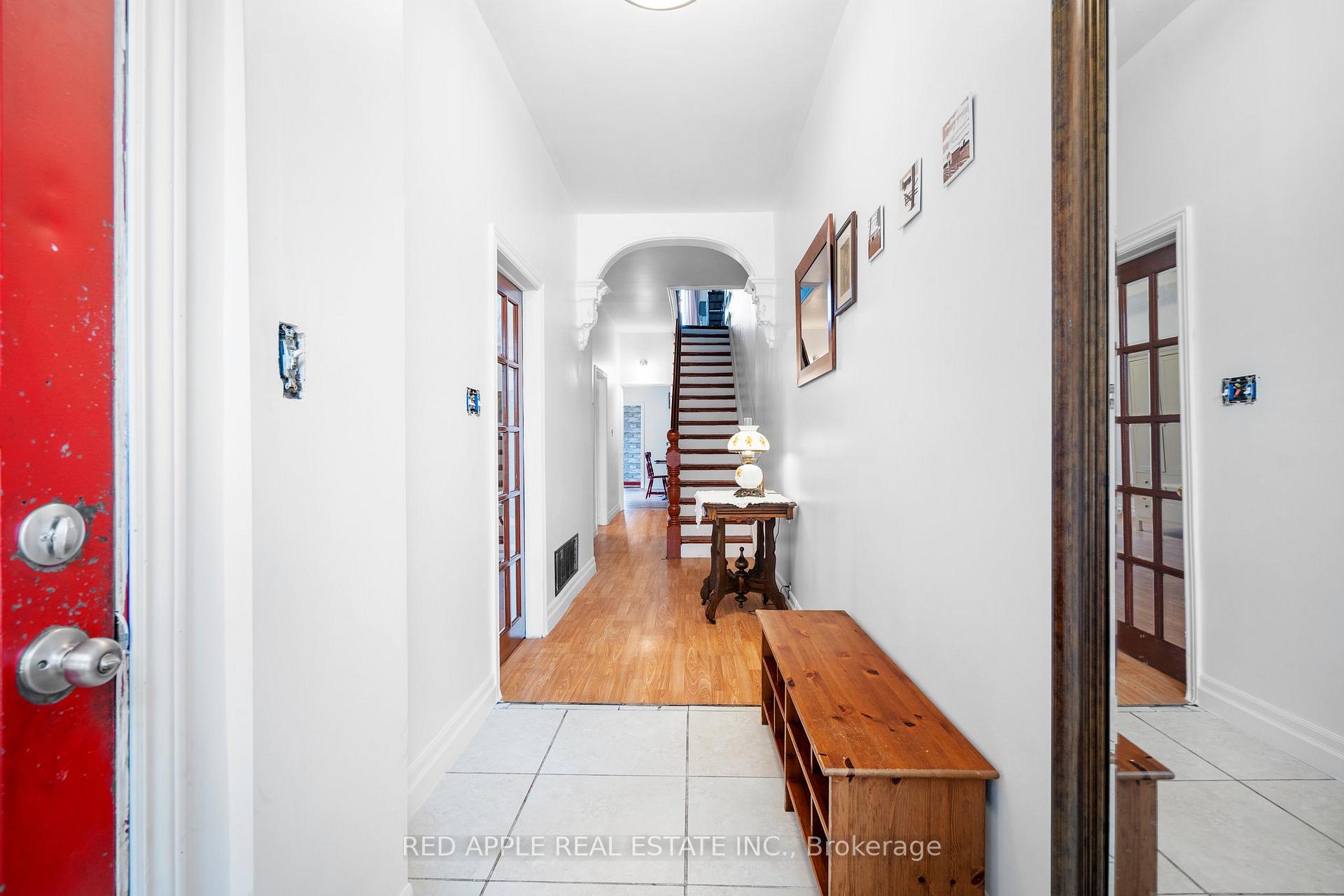 Photo 11 of 546 Dufferin Street, Toronto, Little Portugal — HOMEH
