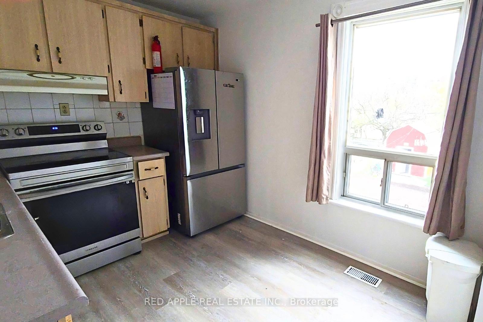 Photo 14 of 546 Dufferin Street, Toronto, Little Portugal — HOMEH