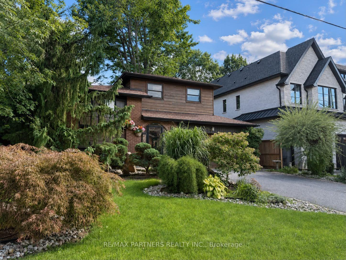 Photo 2 of 23 Pomander Road, Markham, Unionville — HOMEH