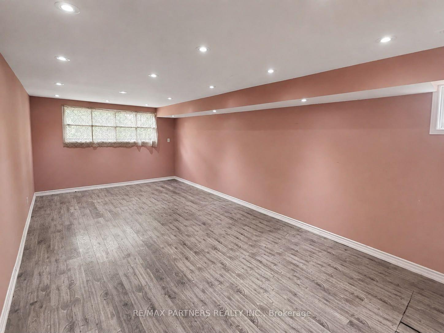 Photo 7 of 23 Pomander Road, Markham, Unionville — HOMEH