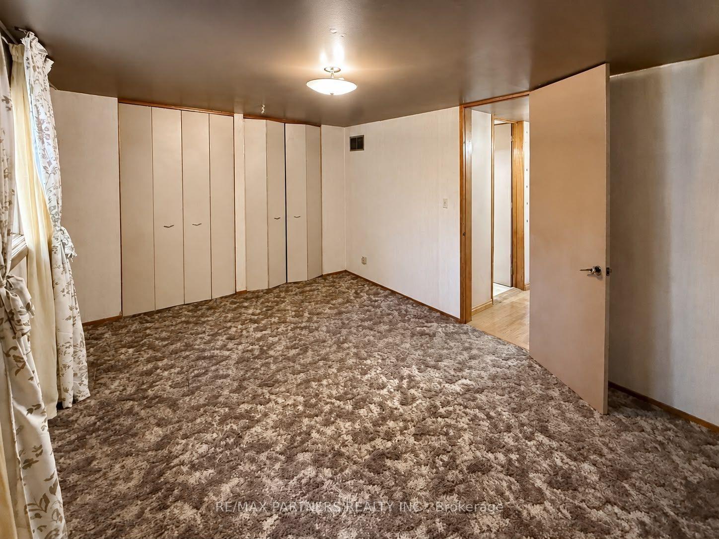 Photo 8 of 23 Pomander Road, Markham, Unionville — HOMEH