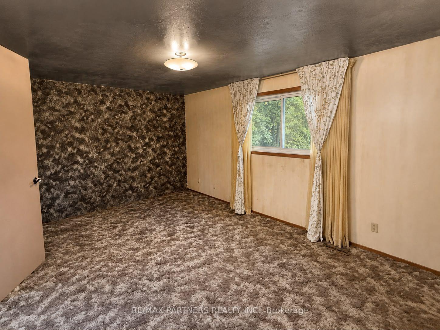 Photo 9 of 23 Pomander Road, Markham, Unionville — HOMEH
