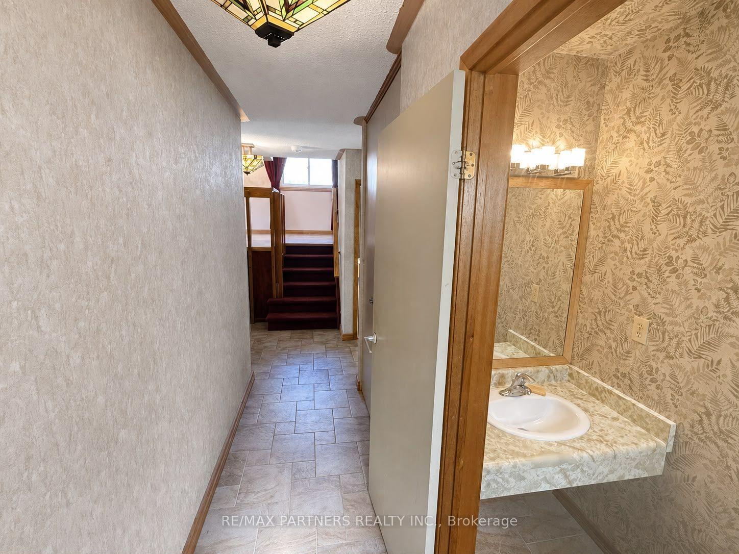 Photo 11 of 23 Pomander Road, Markham, Unionville — HOMEH