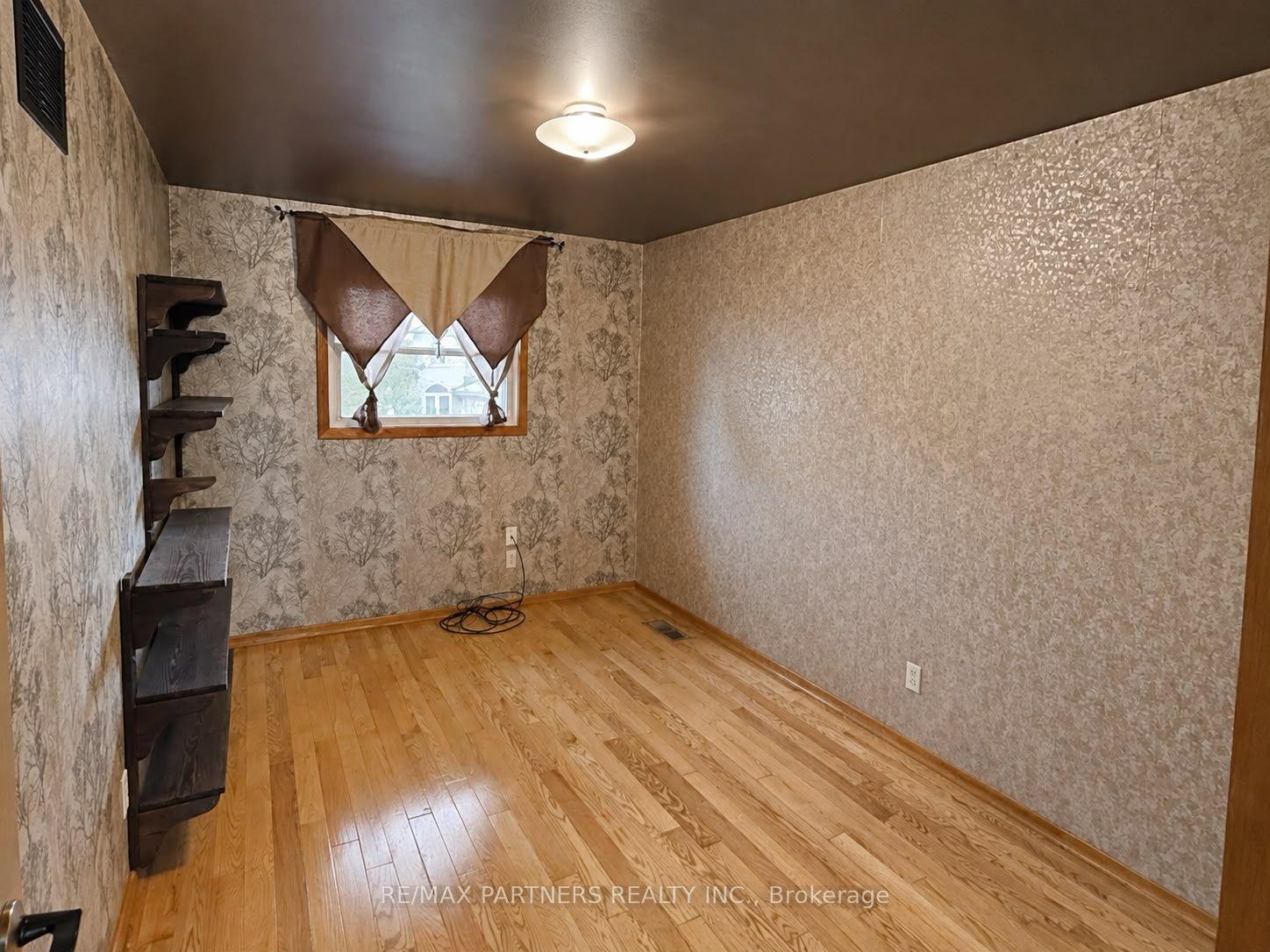 Photo 12 of 23 Pomander Road, Markham, Unionville — HOMEH