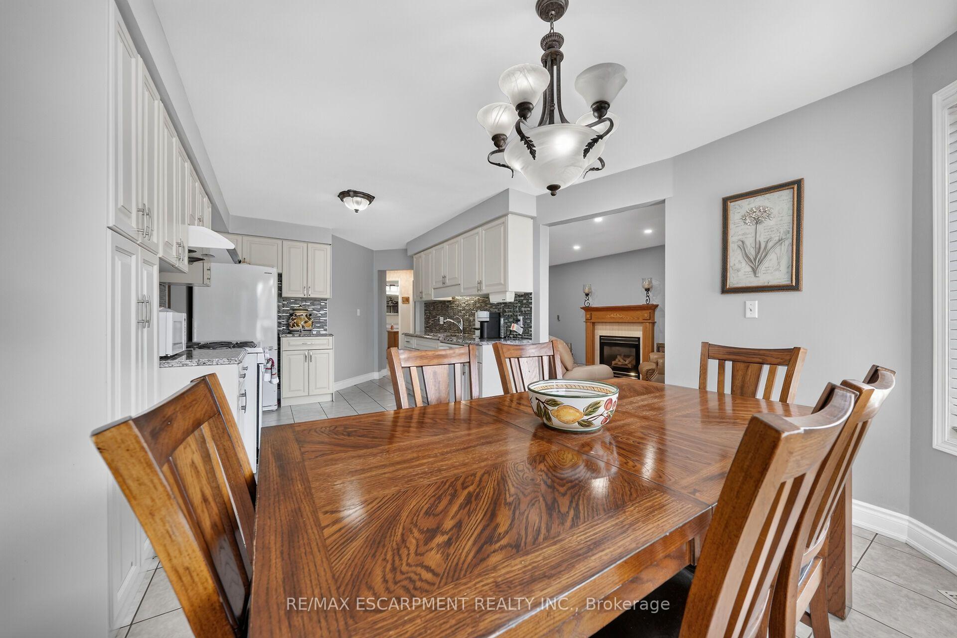 Photo 19 of 42 Hillgarden Drive, Hamilton, Stoney Creek Mountain — HOMEH