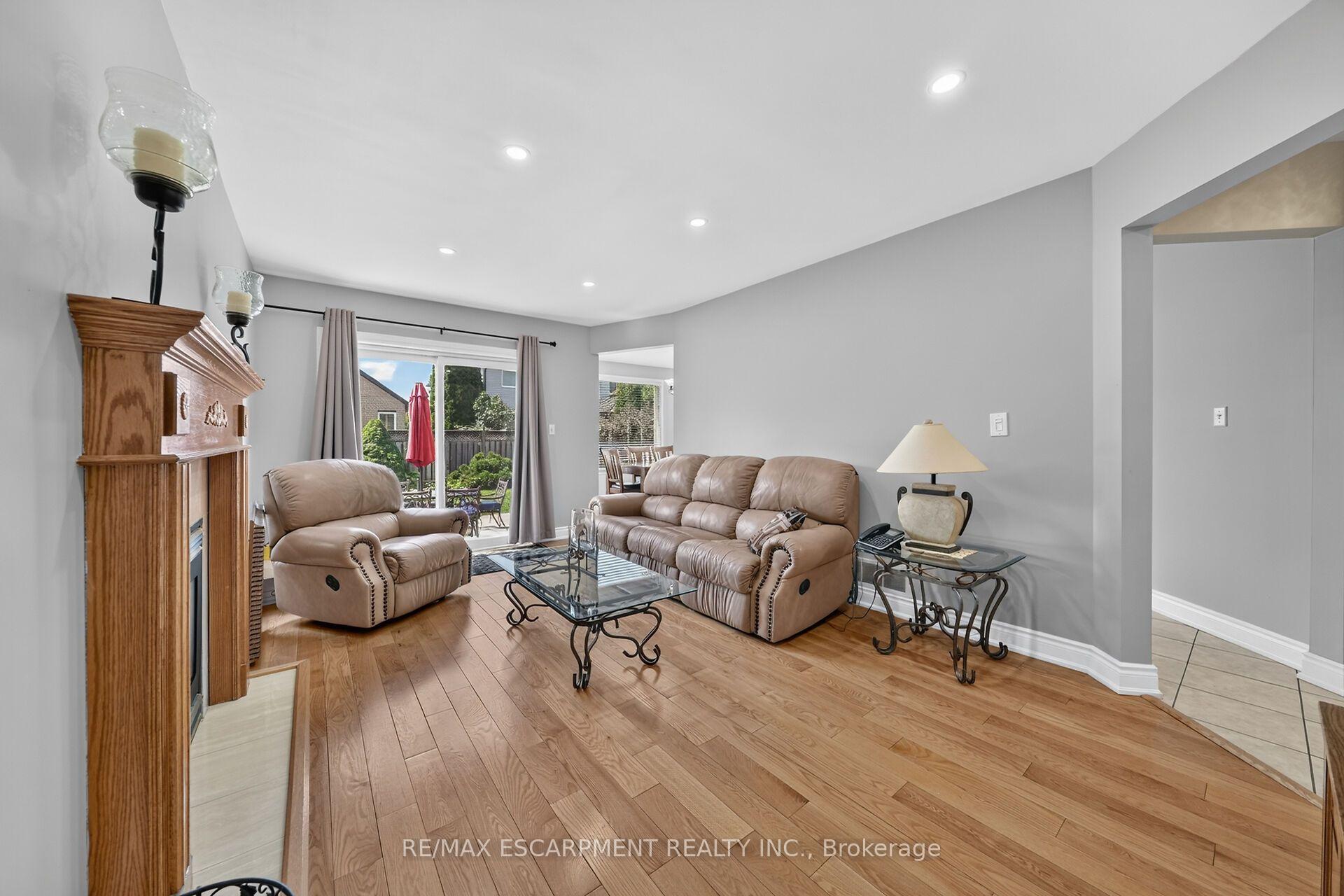 Photo 24 of 42 Hillgarden Drive, Hamilton, Stoney Creek Mountain — HOMEH
