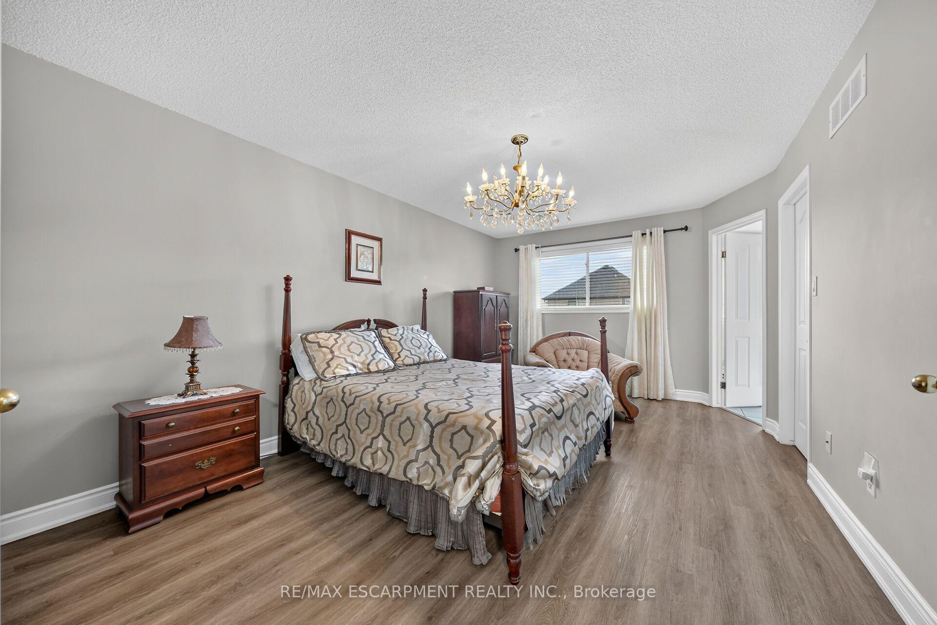 Photo 30 of 42 Hillgarden Drive, Hamilton, Stoney Creek Mountain — HOMEH