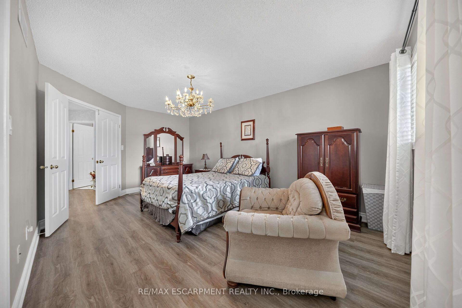 Photo 32 of 42 Hillgarden Drive, Hamilton, Stoney Creek Mountain — HOMEH