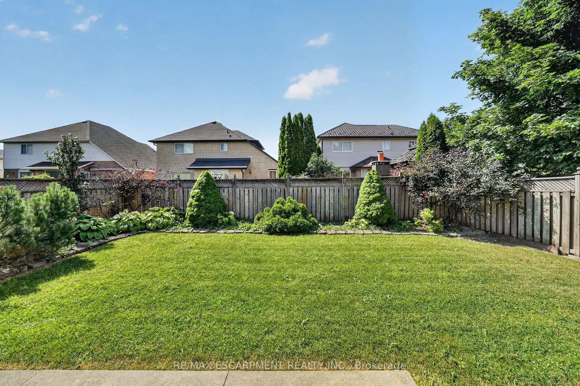 Photo 45 of 42 Hillgarden Drive, Hamilton, Stoney Creek Mountain — HOMEH