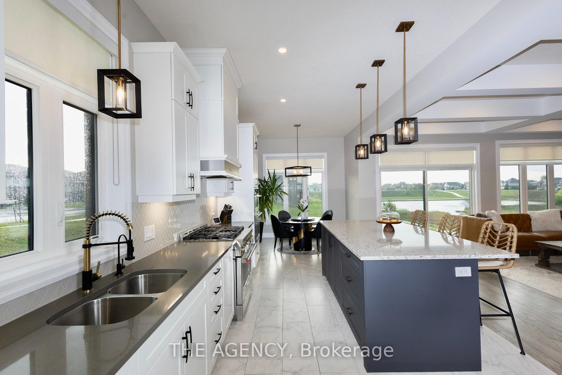 Photo 11 of 76 Grandville Circle, Brant, Paris — HOMEH