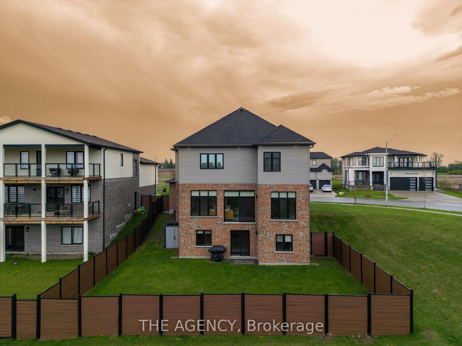 Photo 41 of 76 Grandville Circle, Brant, Paris — HOMEH