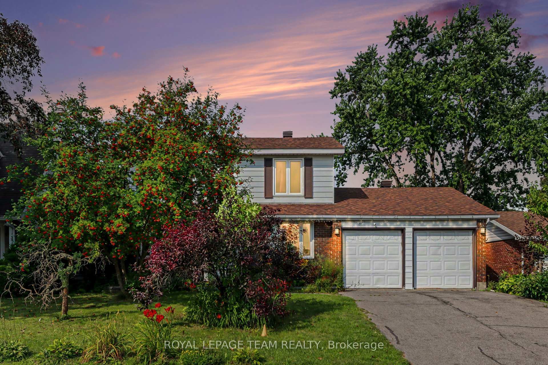 Photo 1 of 638 Laverendrye Drive, Ottawa, Beacon Hill North — HOMEH