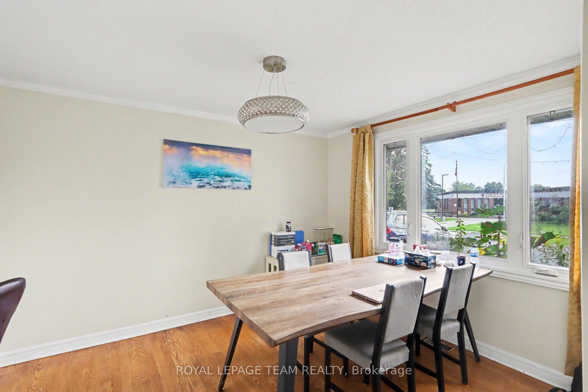 Photo 8 of 638 Laverendrye Drive, Ottawa, Beacon Hill North — HOMEH