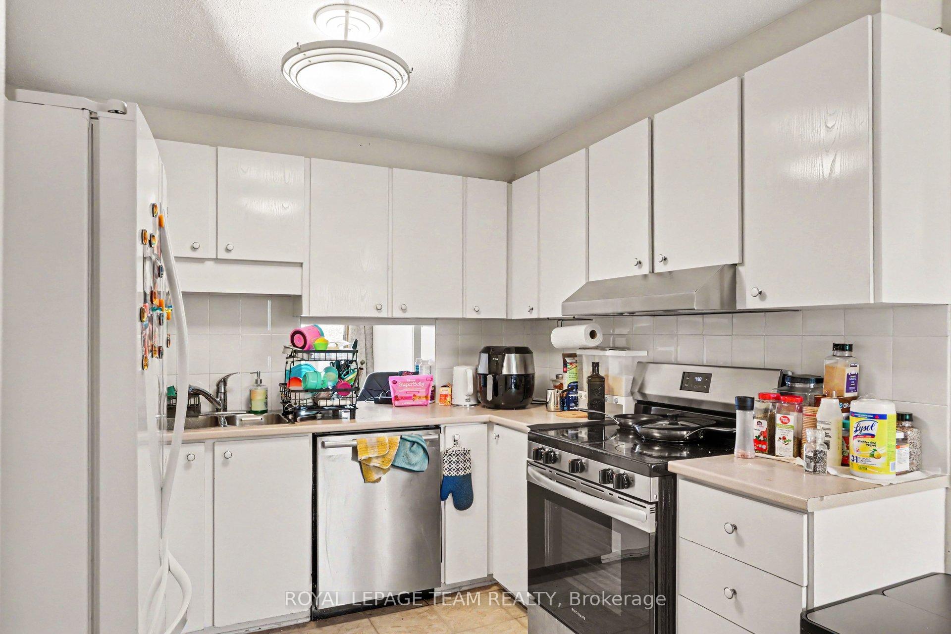 Photo 9 of 638 Laverendrye Drive, Ottawa, Beacon Hill North — HOMEH