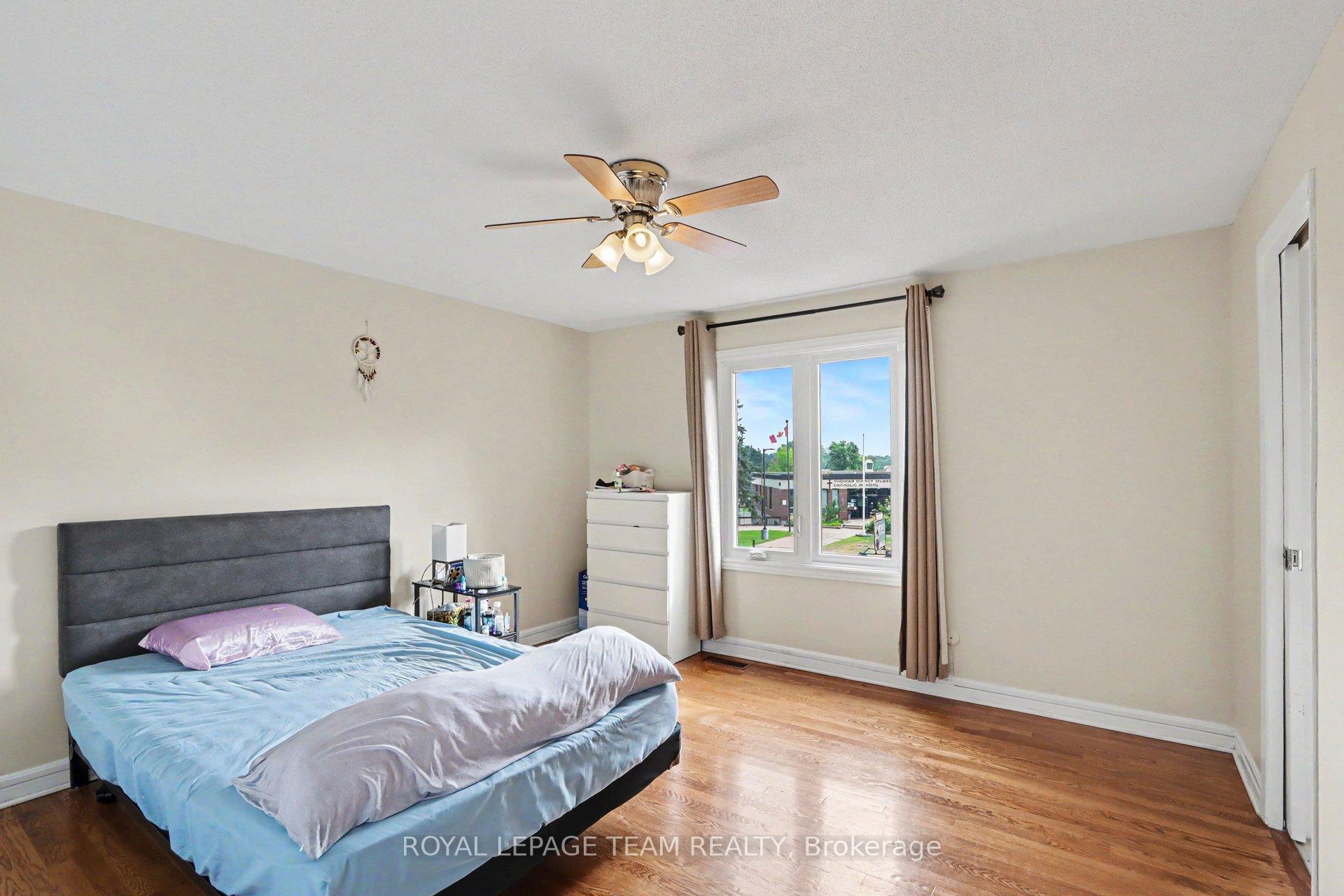 Photo 20 of 638 Laverendrye Drive, Ottawa, Beacon Hill North — HOMEH
