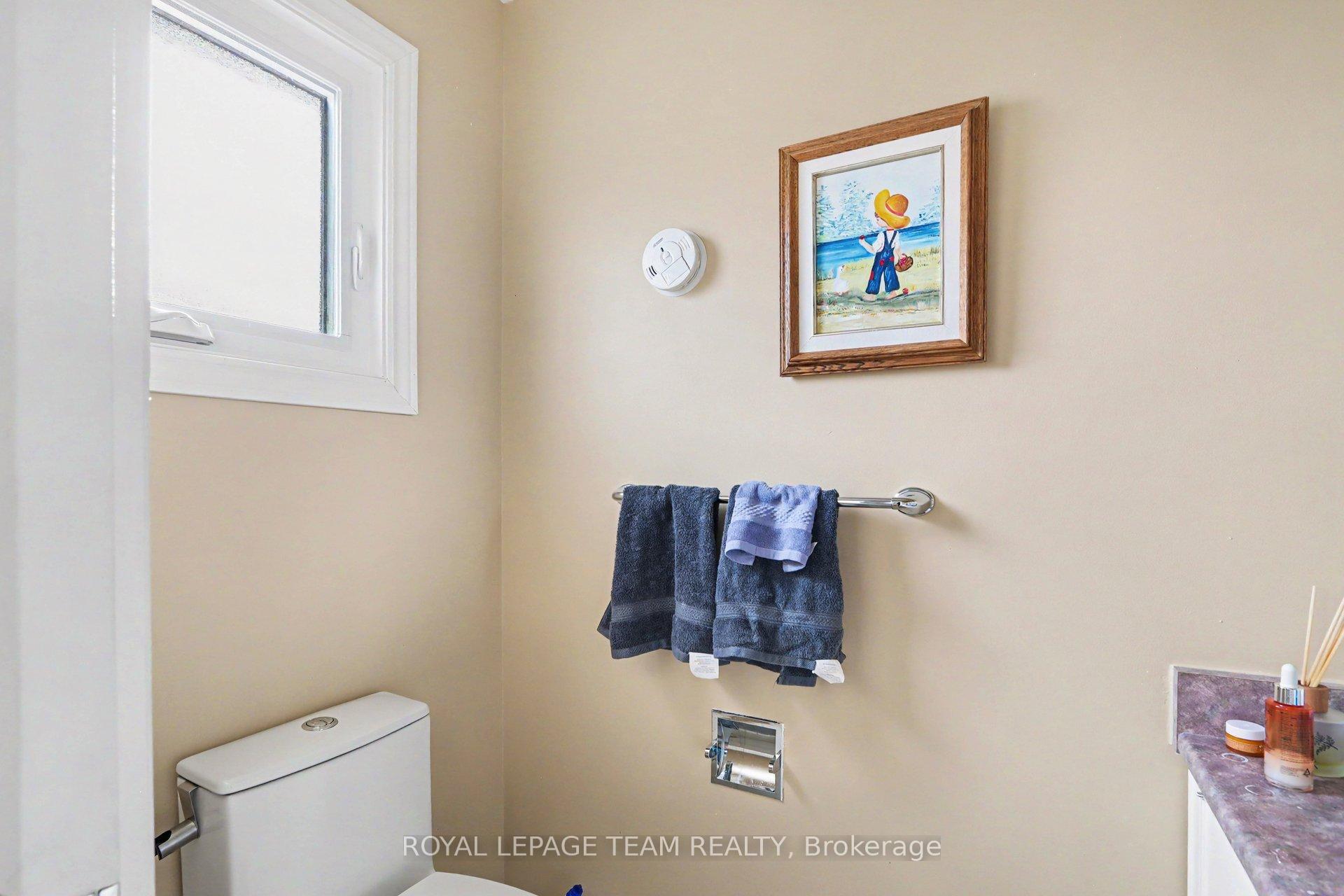 Photo 22 of 638 Laverendrye Drive, Ottawa, Beacon Hill North — HOMEH