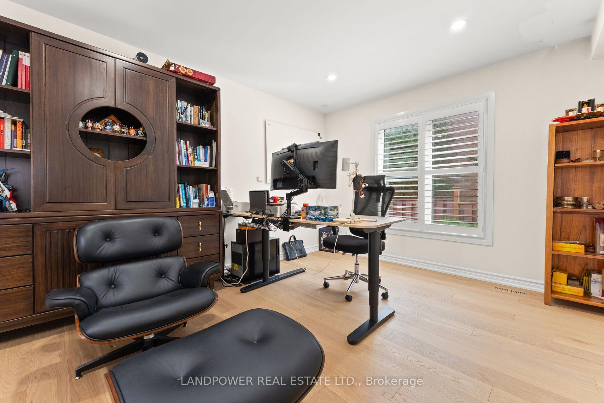 Photo 12 of 6 Melchior Crescent, Markham, Buttonville — HOMEH
