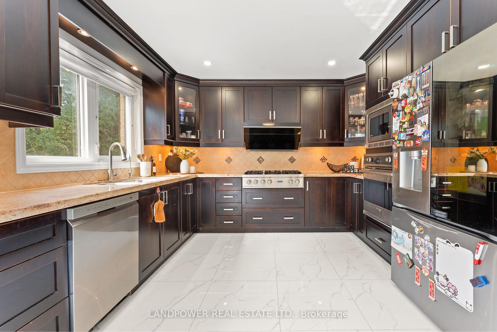 Photo 14 of 6 Melchior Crescent, Markham, Buttonville — HOMEH