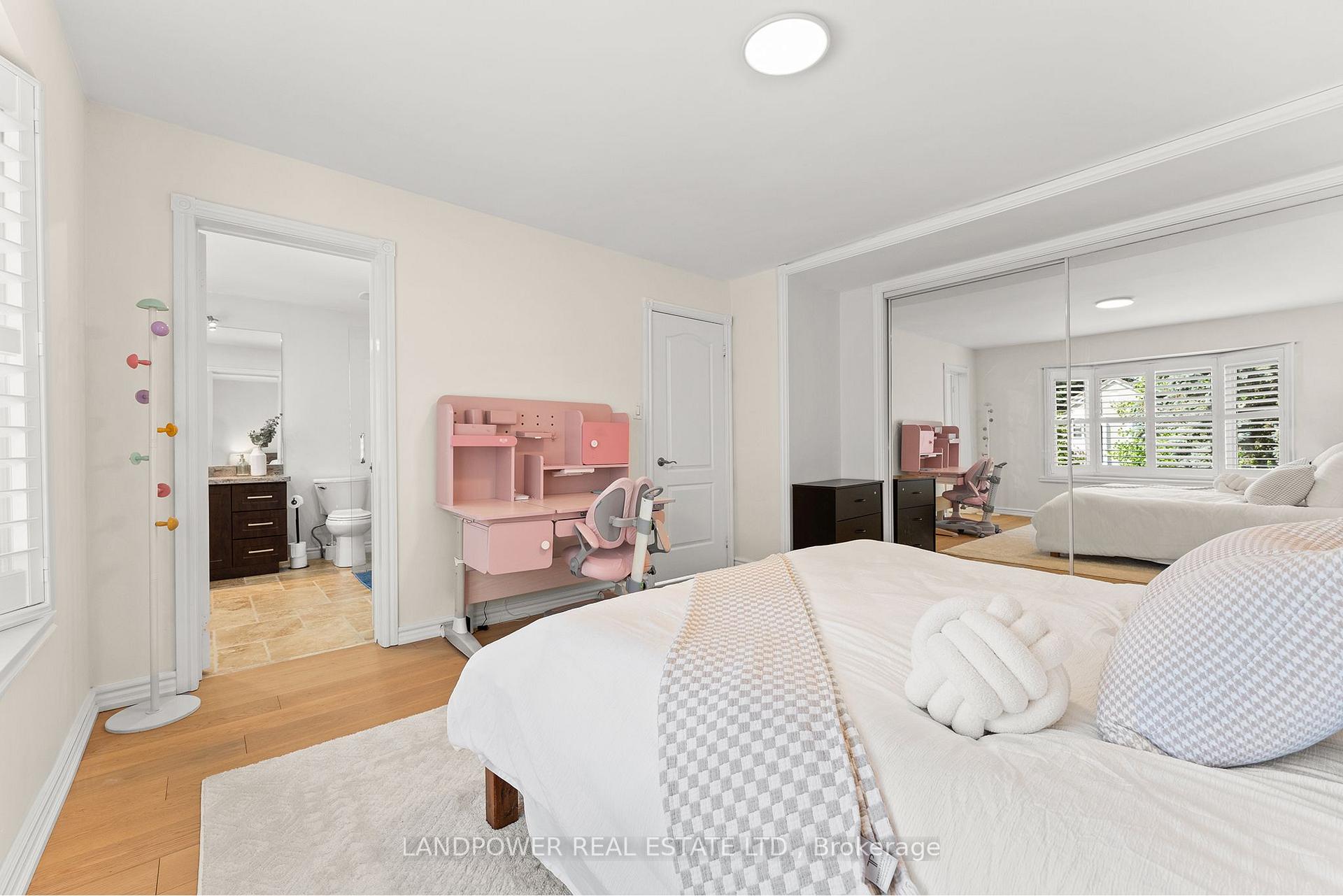 Photo 26 of 6 Melchior Crescent, Markham, Buttonville — HOMEH