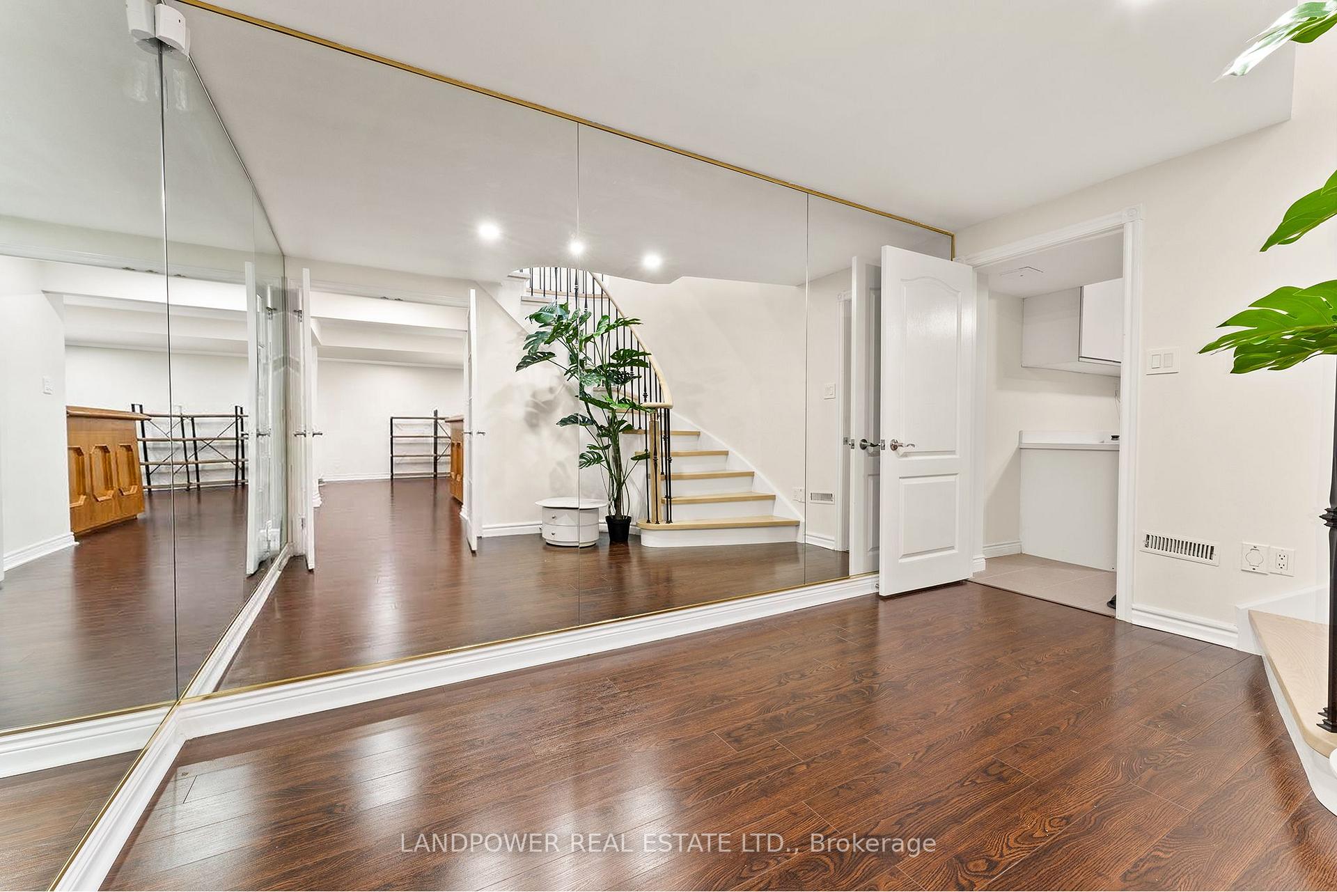 Photo 40 of 6 Melchior Crescent, Markham, Buttonville — HOMEH