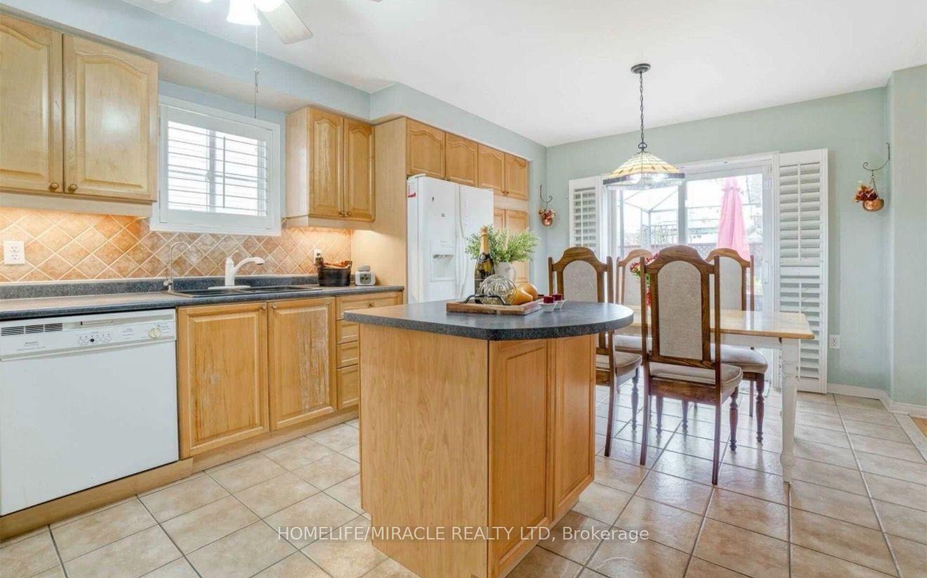 Photo 9 of 216 Van Scott Drive, Brampton, Northwest Sandalwood Parkway — HOMEH