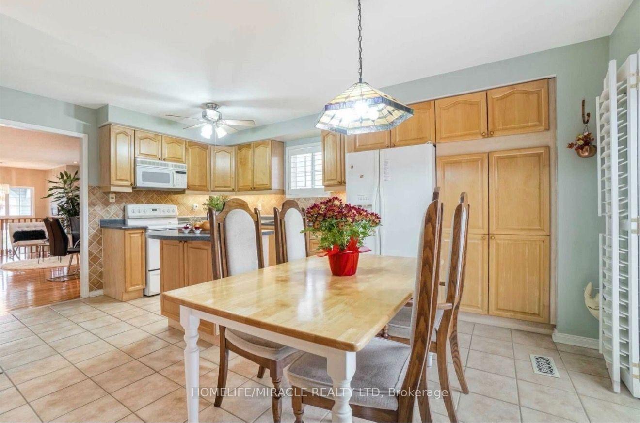 Photo 10 of 216 Van Scott Drive, Brampton, Northwest Sandalwood Parkway — HOMEH
