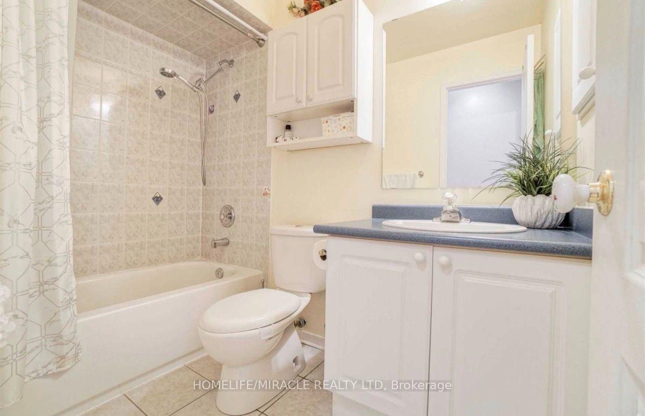 Photo 15 of 216 Van Scott Drive, Brampton, Northwest Sandalwood Parkway — HOMEH