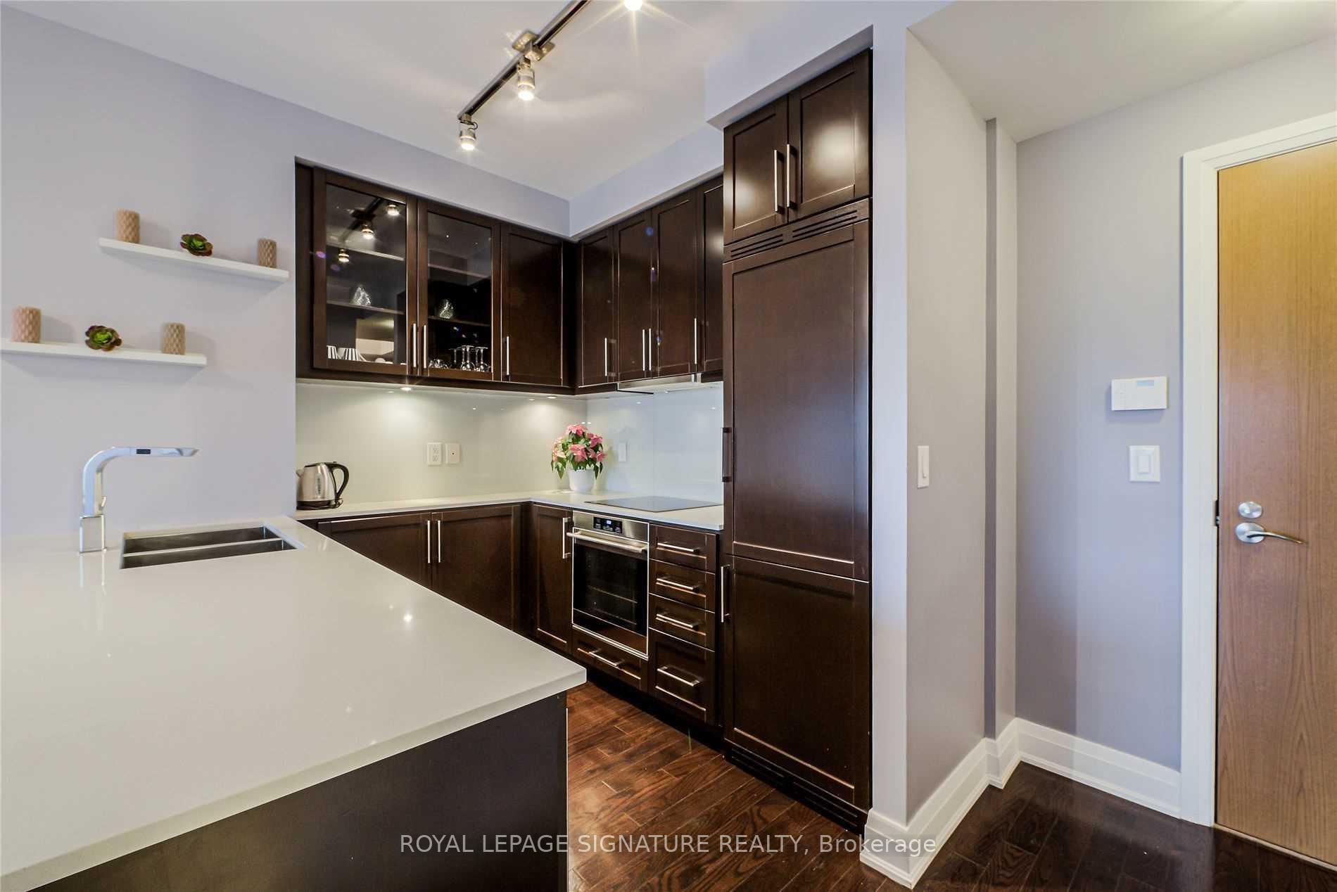 Photo 13 of Unit 408, 21 Clairtrell Road, North York, Willowdale East — HOMEH