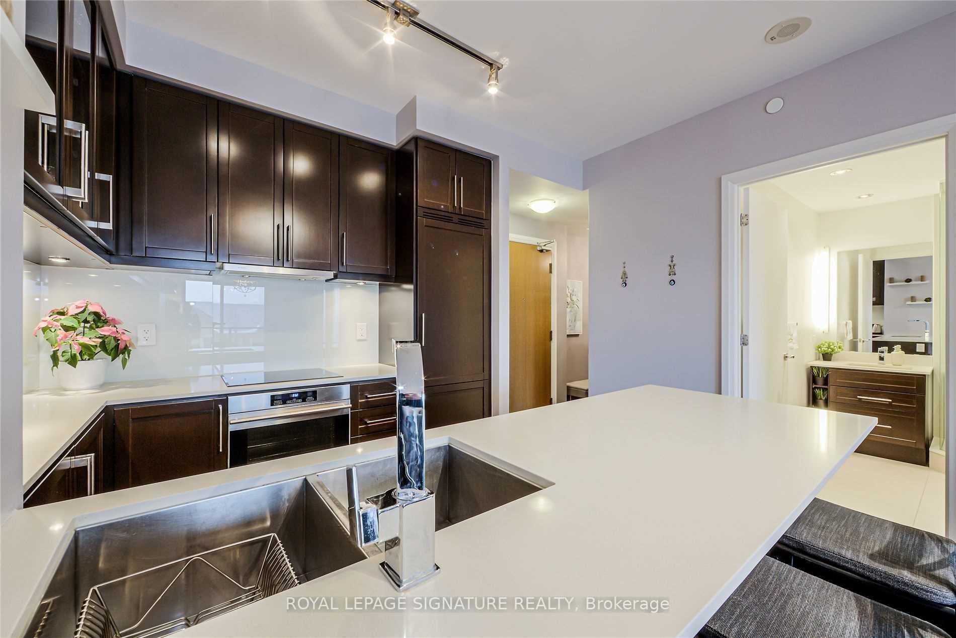 Photo 16 of Unit 408, 21 Clairtrell Road, North York, Willowdale East — HOMEH