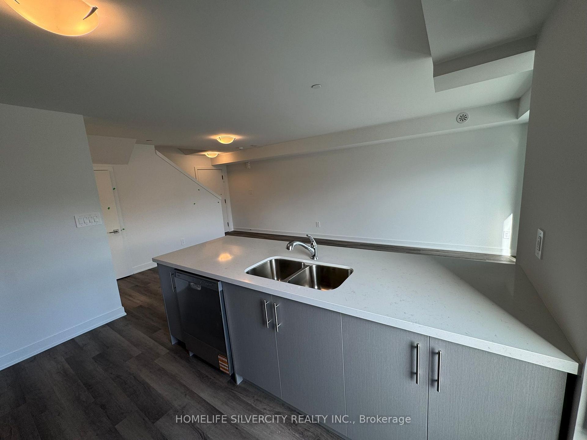 Photo 6 of 35 Romilly Avenue, Brampton, Northwest Brampton — HOMEH