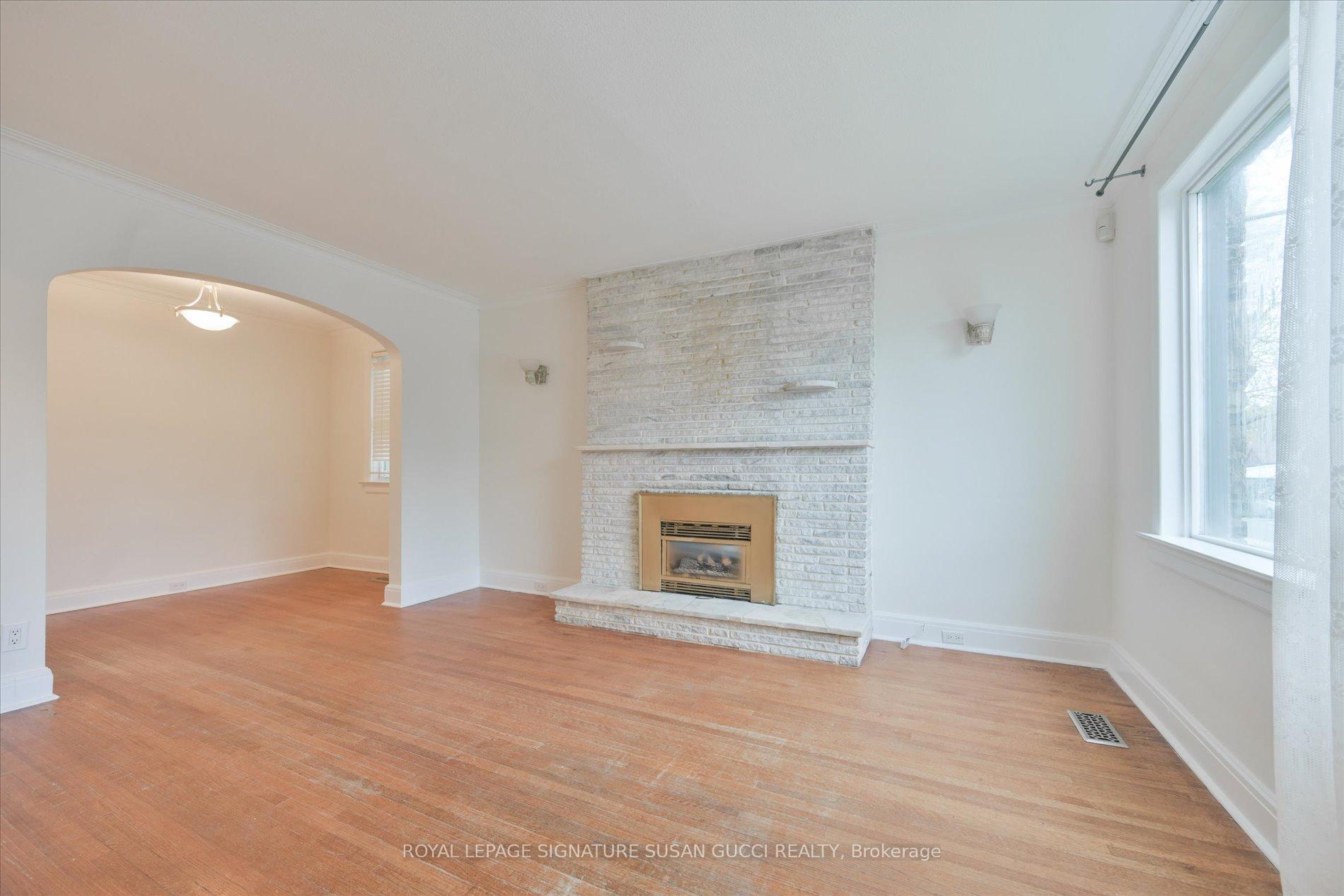 Photo 5 of 388 O'Connor Drive, Toronto, East York — HOMEH