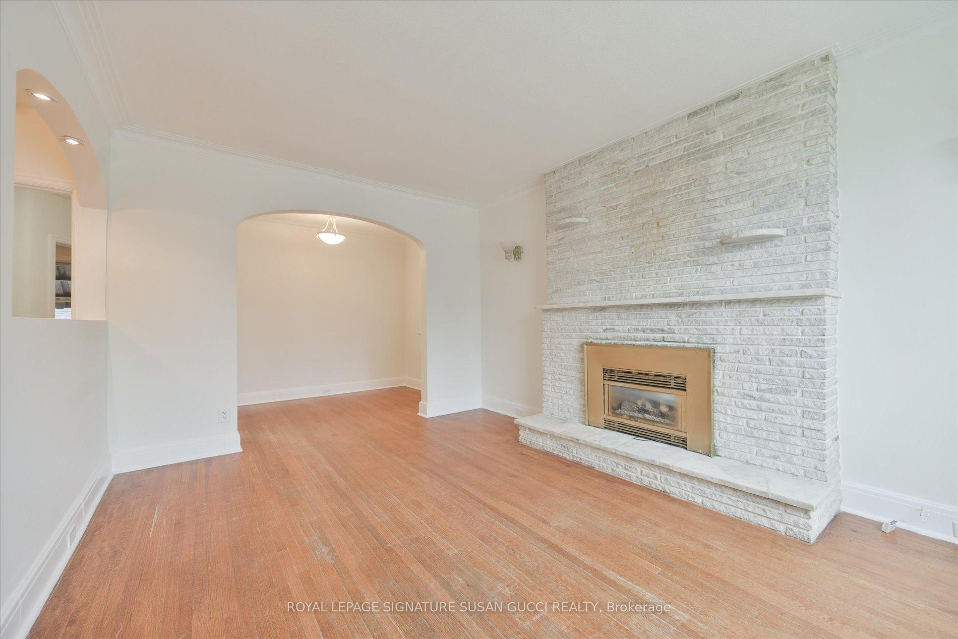 Photo 6 of 388 O'Connor Drive, Toronto, East York — HOMEH
