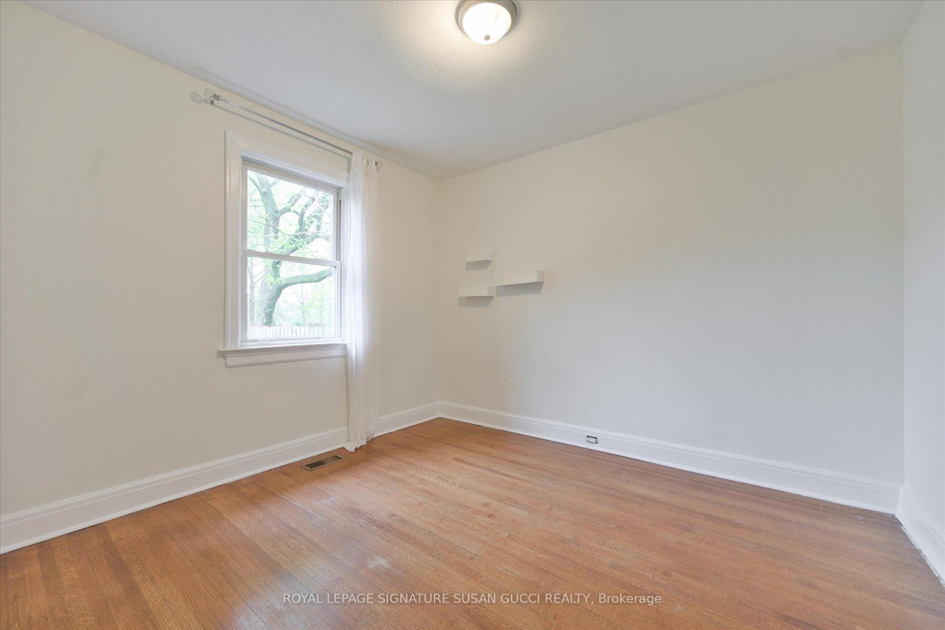 Photo 12 of 388 O'Connor Drive, Toronto, East York — HOMEH