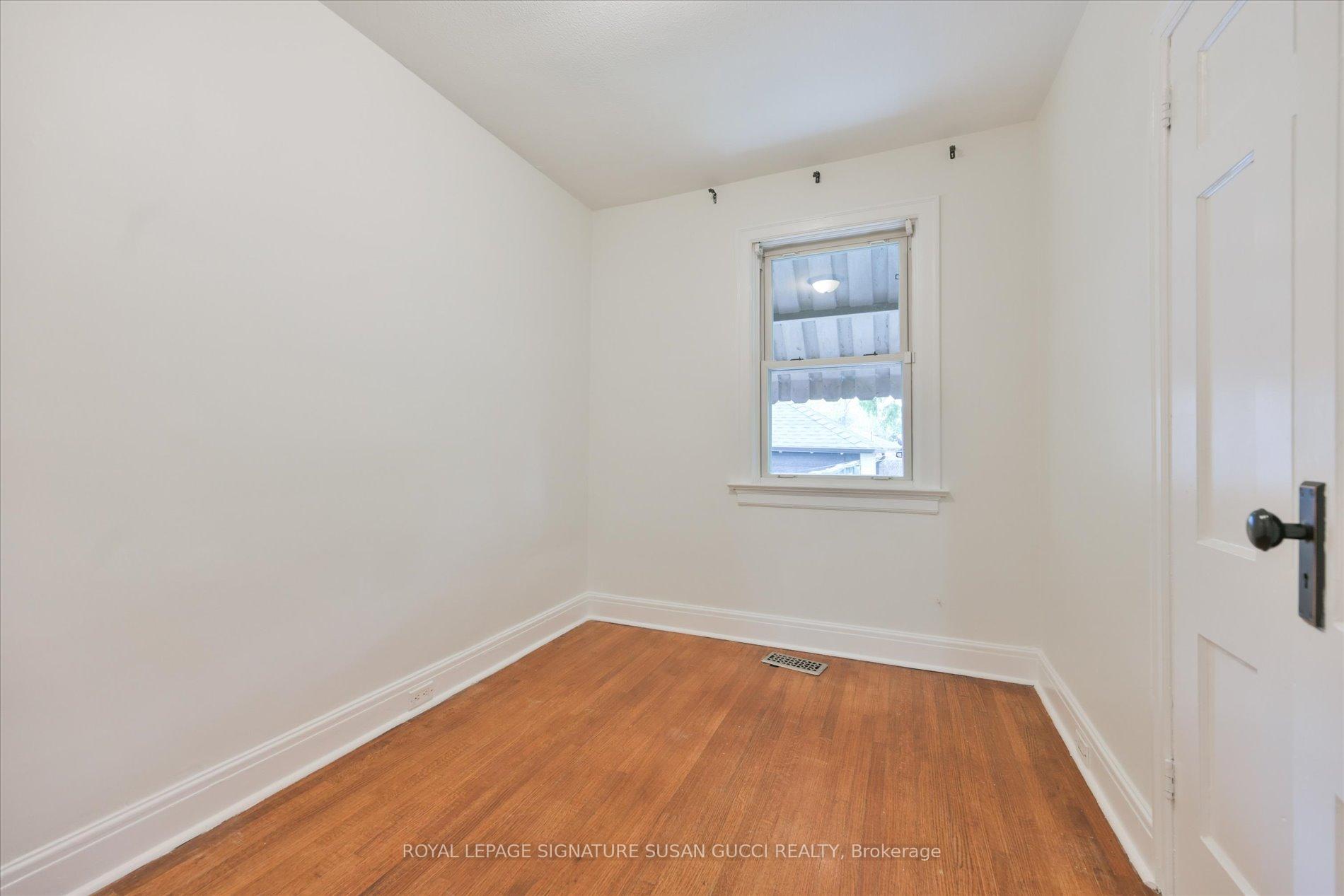 Photo 14 of 388 O'Connor Drive, Toronto, East York — HOMEH