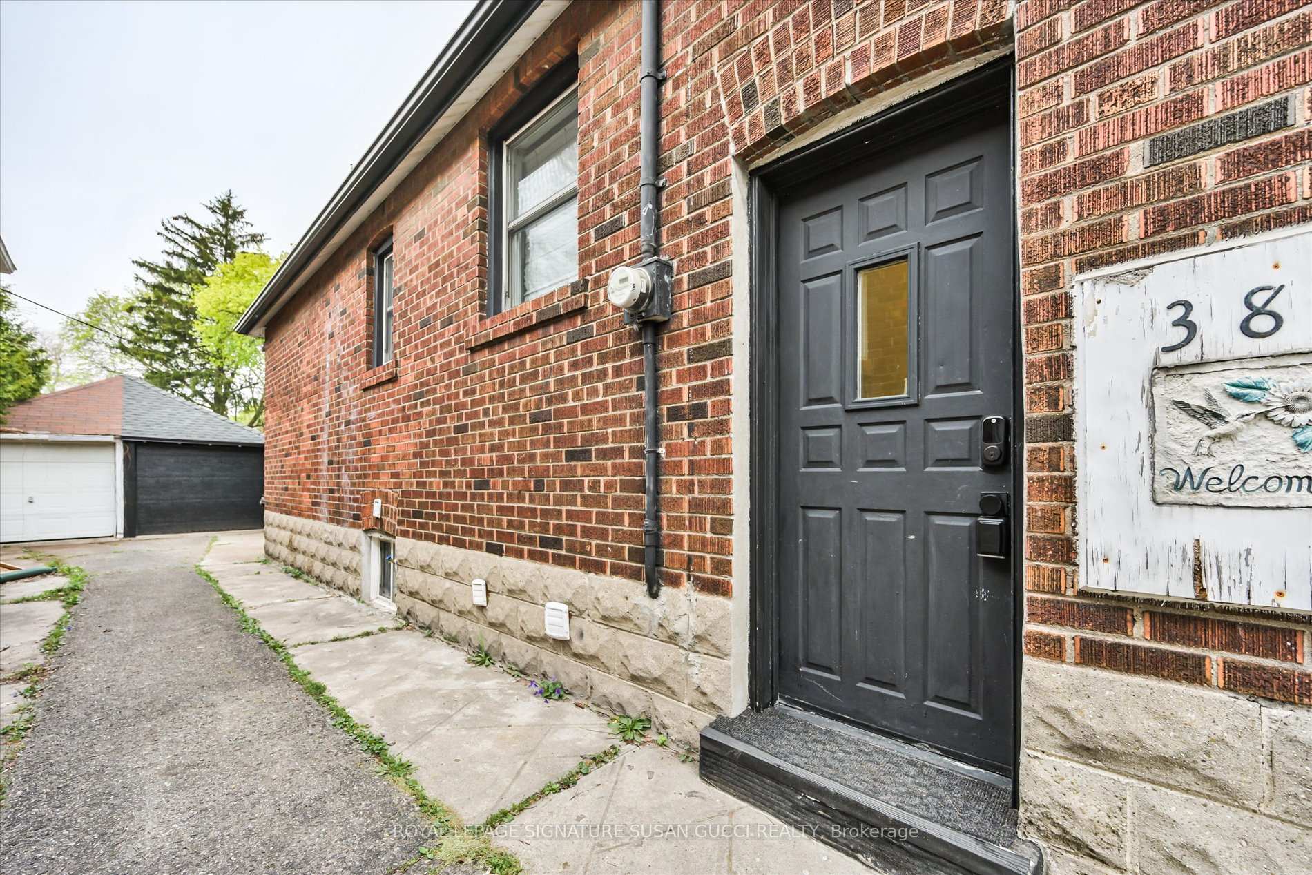 Photo 21 of 388 O'Connor Drive, Toronto, East York — HOMEH