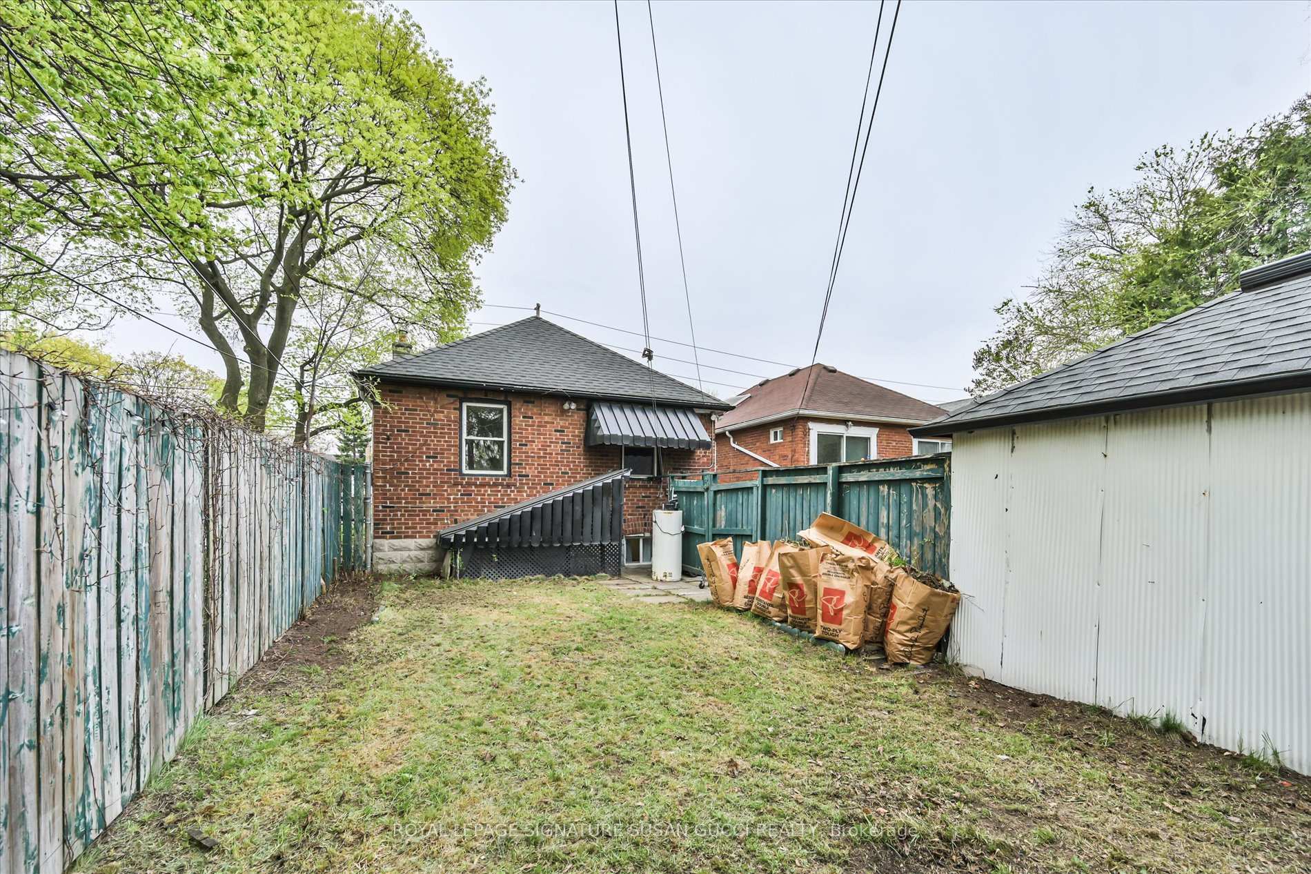 Photo 24 of 388 O'Connor Drive, Toronto, East York — HOMEH