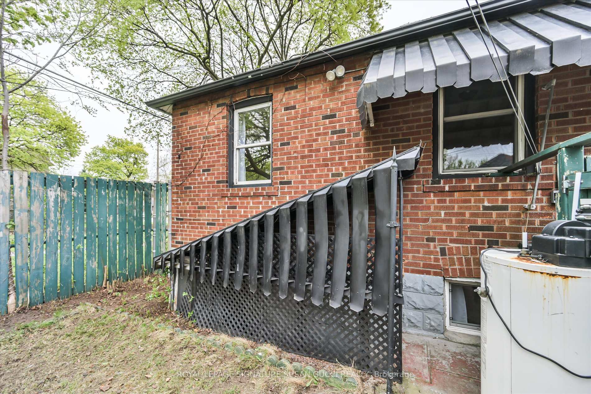 Photo 25 of 388 O'Connor Drive, Toronto, East York — HOMEH