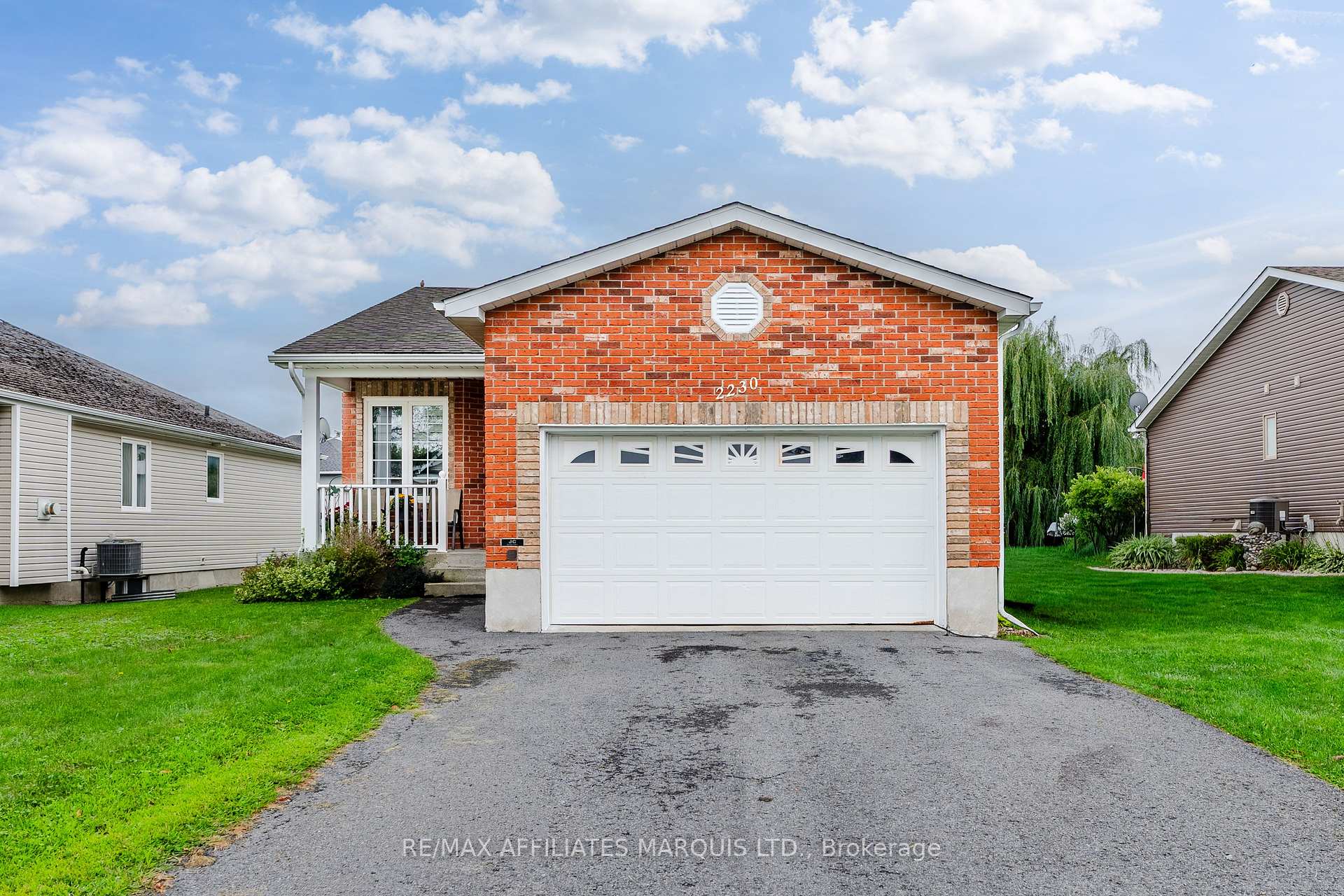 Photo 2 of 2230 Glen Brook Drive, Cornwall, Cornwall — HOMEH