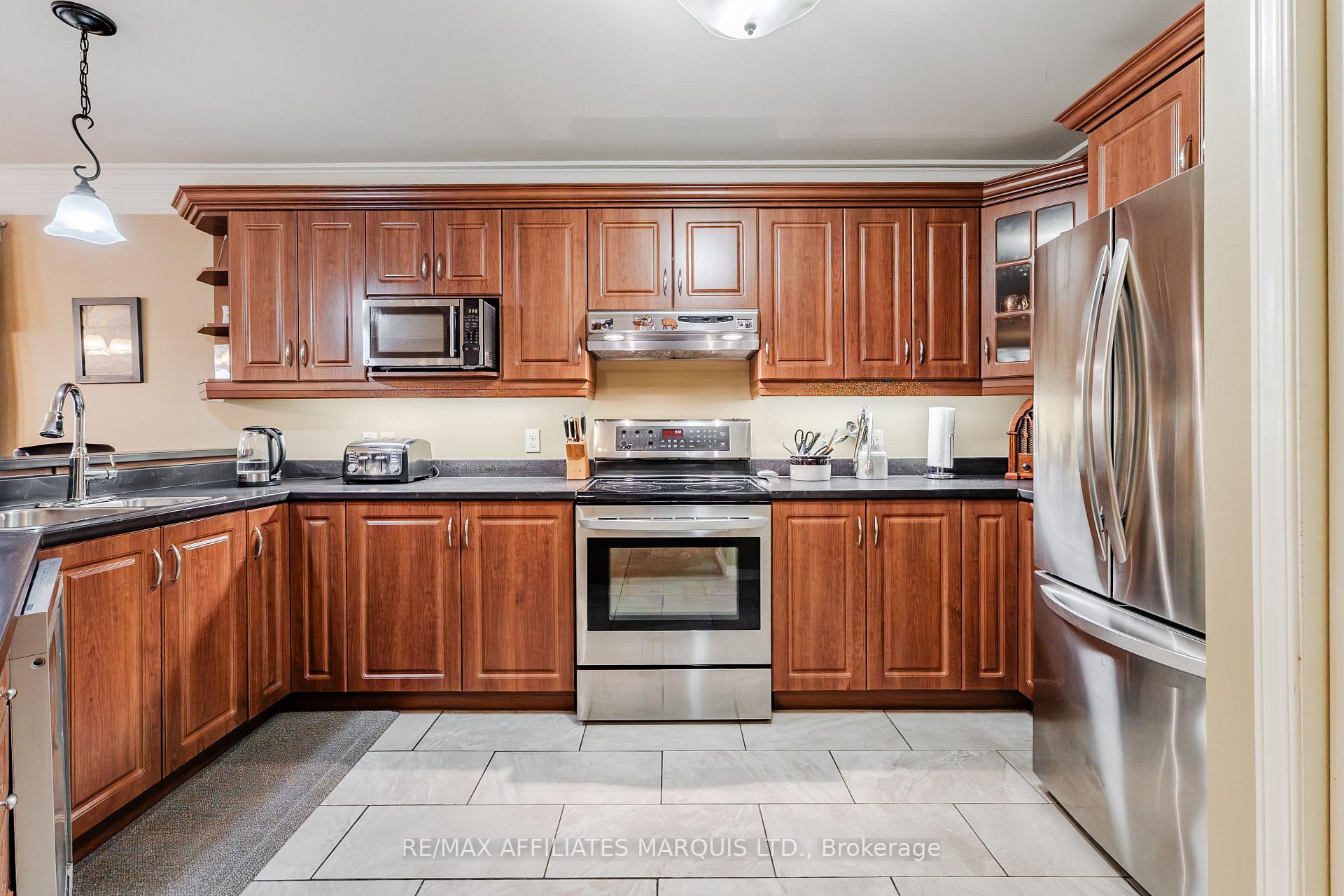 Photo 10 of 2230 Glen Brook Drive, Cornwall, Cornwall — HOMEH
