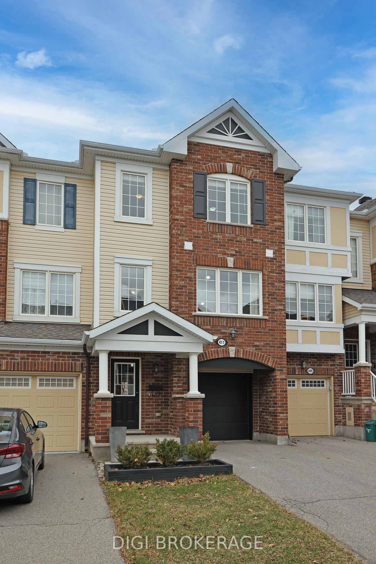 Photo 4 of 411 Coldwater Crescent, Ottawa, Kanata - Emerald Meadows/Trailwest — HOMEH