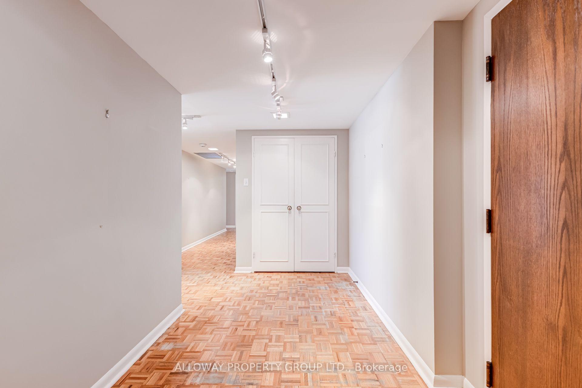 Photo 3 of Unit 1305, 1166 Bay Street, Toronto, Bay Street Corridor — HOMEH