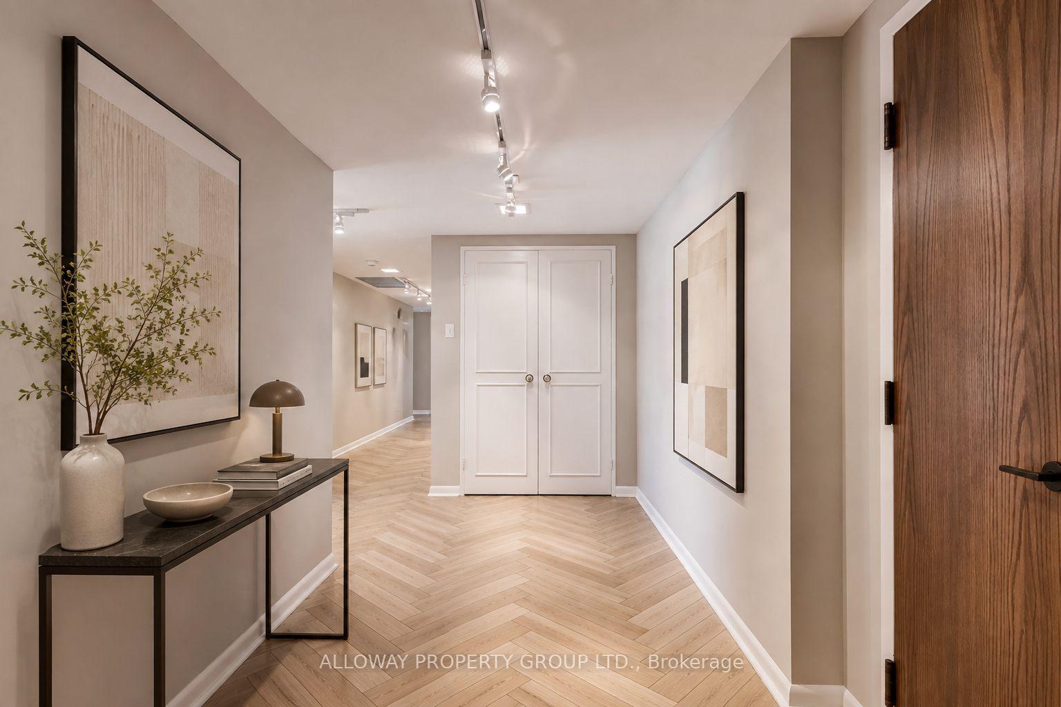 Photo 4 of Unit 1305, 1166 Bay Street, Toronto, Bay Street Corridor — HOMEH